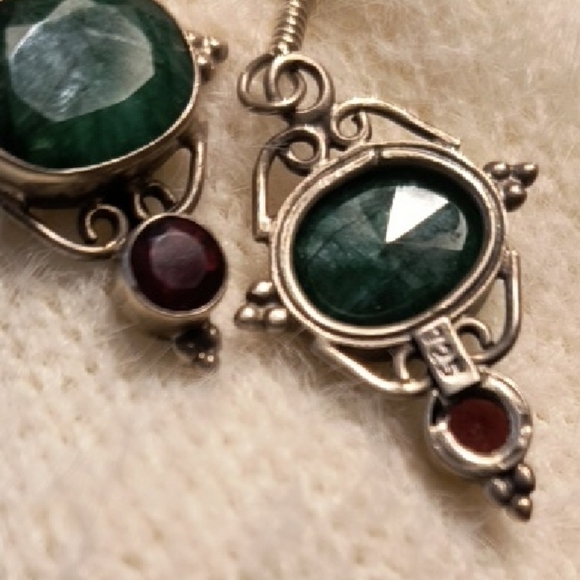 Elegant Emerald and Garnet Gemstone .925 Silver Earrings - Picture 5 of 5
